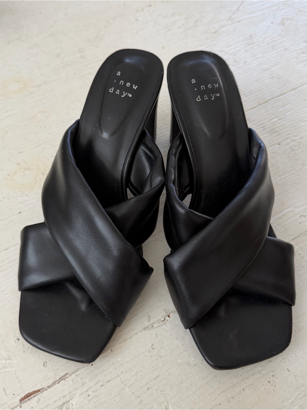 black sandal heels - like new